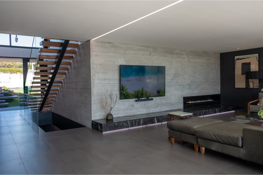 6 Bedroom Property for Sale in Myburgh Park Western Cape